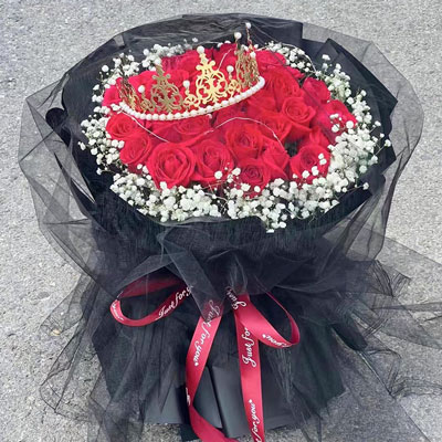 丹东33朵红玫瑰满天星皇冠，爱情圆满